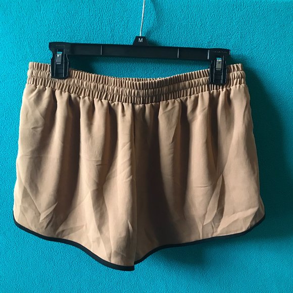 Forever21 Shorts - Picture 2 of 4